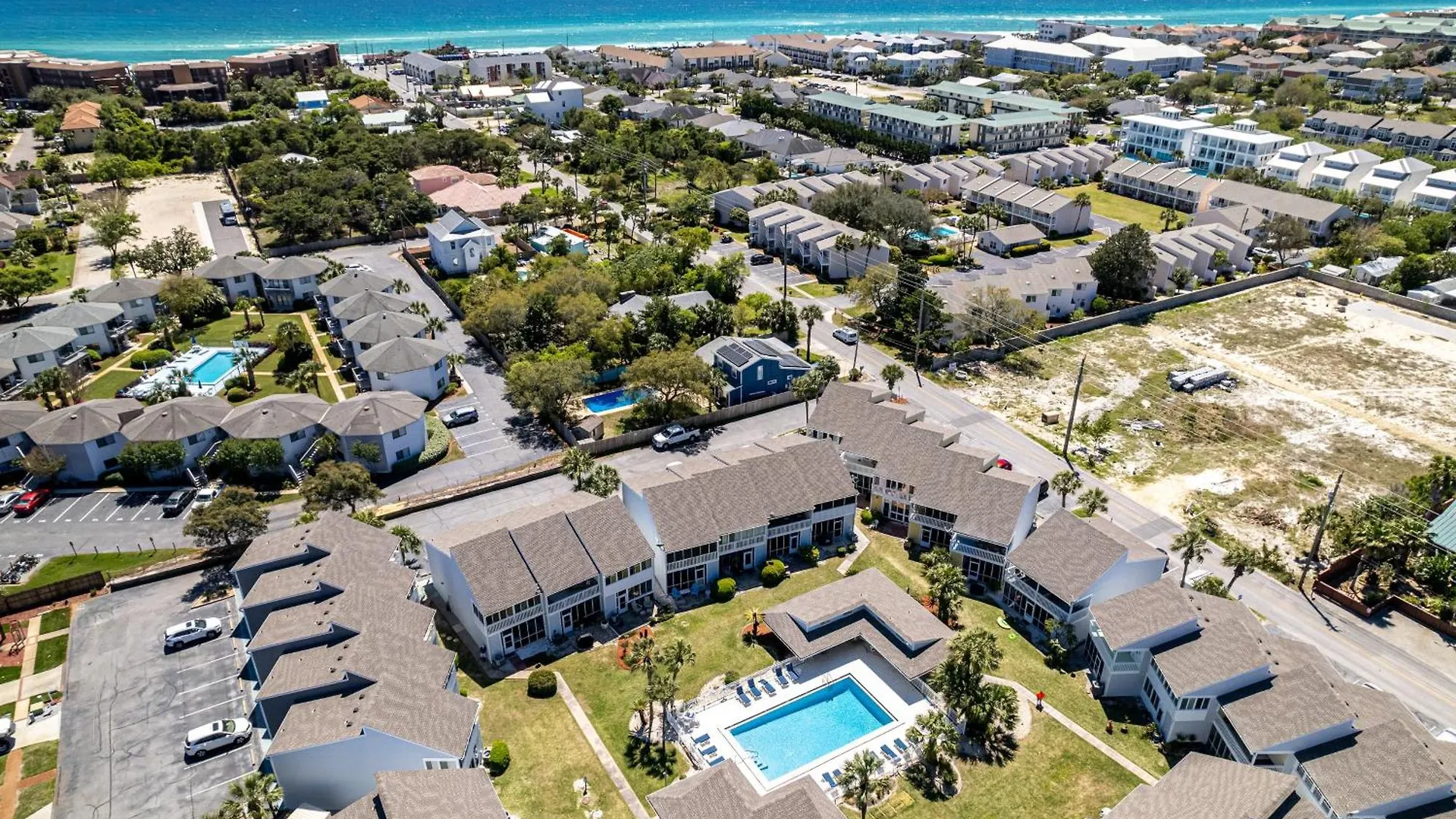 Beach House 601D-By Holiday Isle Properties Destin Apartment